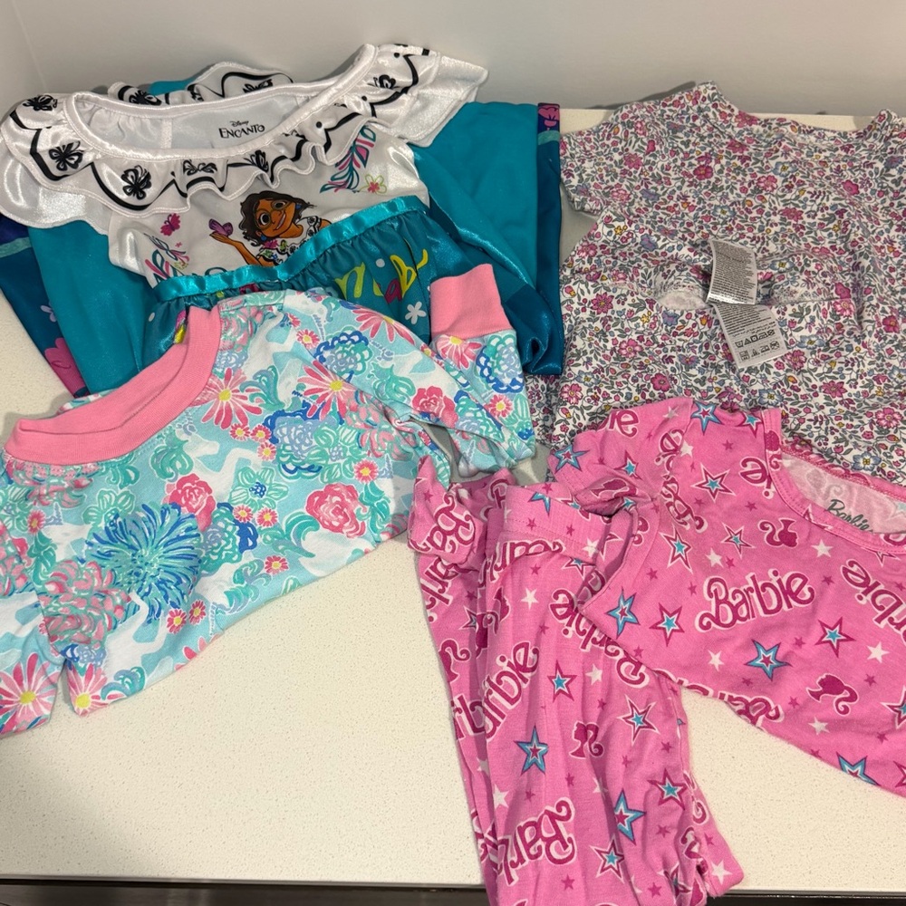 Toddler Girls 2T Pajama Lot Set Lilly Pulitzer, Gap, Disney, Barbie